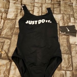 BNWT Sz S Nike Girl's JDI  One Peice Swimsuit